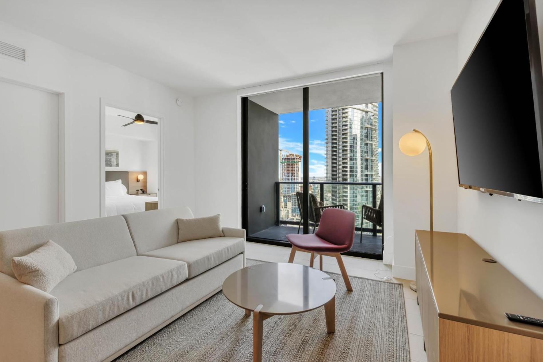 Incredible View Dwntwn Apartment *